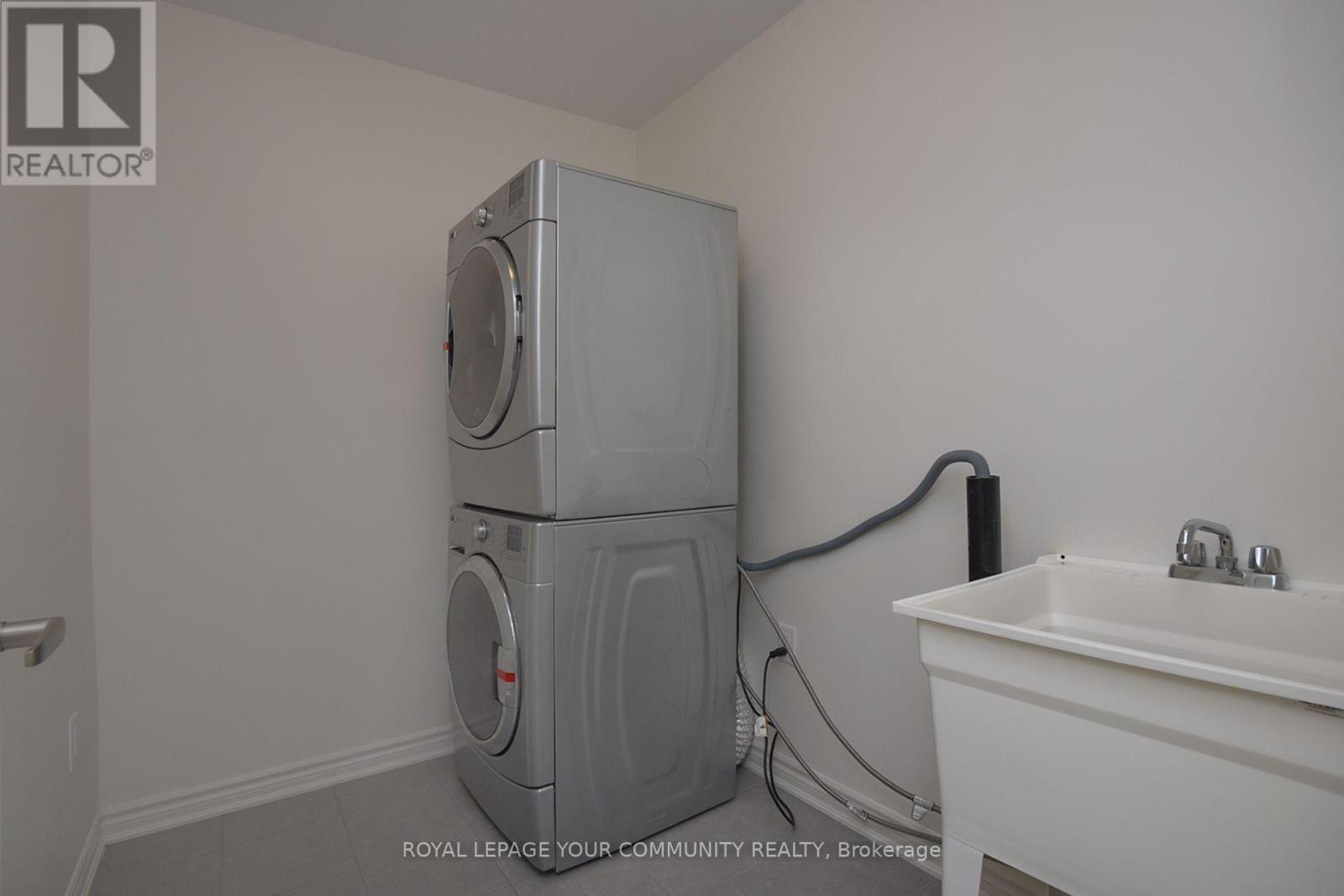 












244 MCKENZIE DRIVE

,
Clearview,




Ontario
L0M1S0

