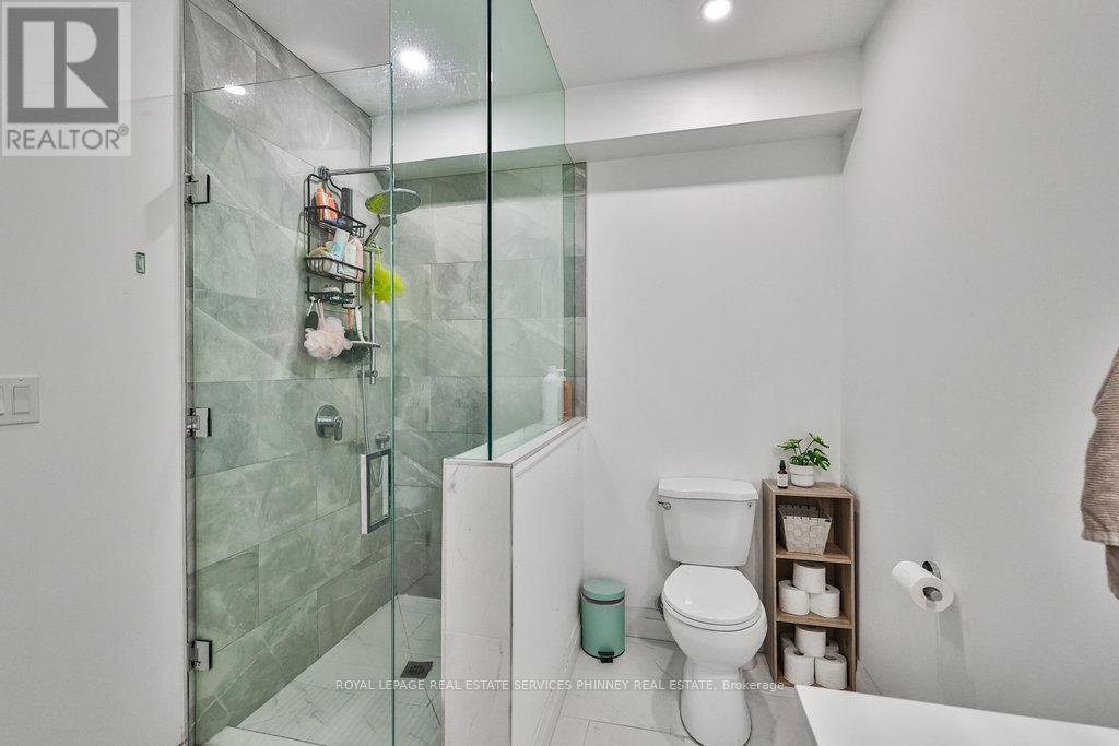 












1068 XAVIER STREET

,
Gravenhurst,




Ontario
P0E1G0

