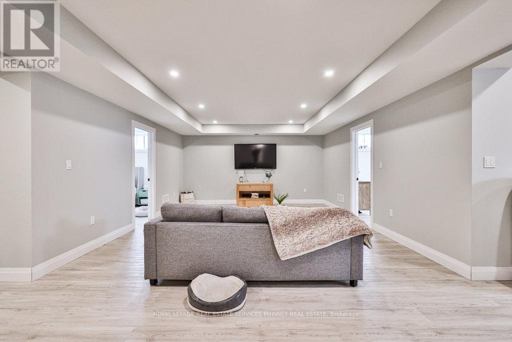 












1068 XAVIER STREET

,
Gravenhurst,




Ontario
P0E1G0

