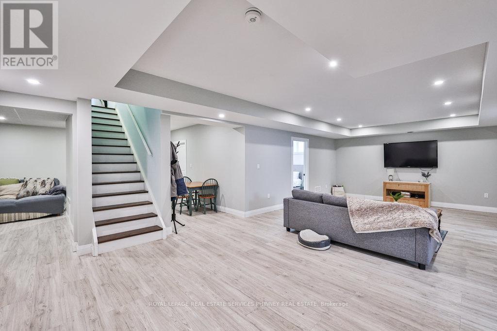 












1068 XAVIER STREET

,
Gravenhurst,




Ontario
P0E1G0

