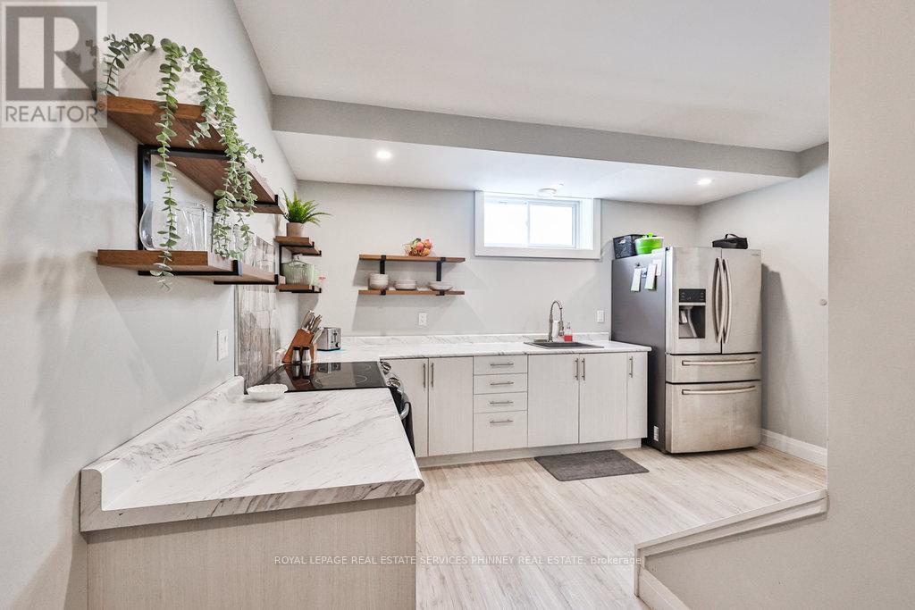 












1068 XAVIER STREET

,
Gravenhurst,




Ontario
P0E1G0

