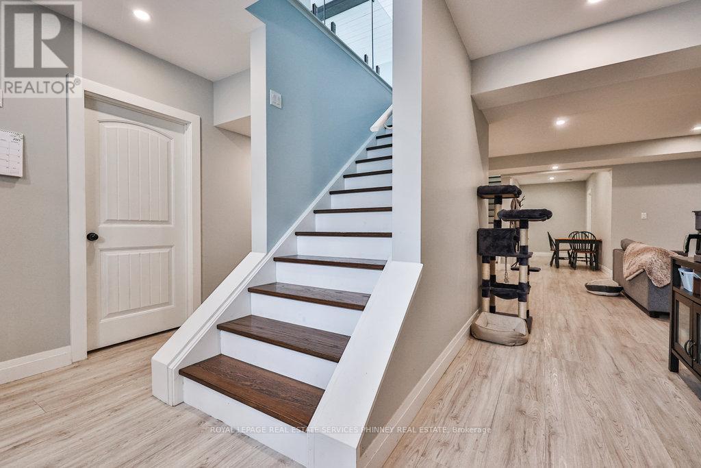 












1068 XAVIER STREET

,
Gravenhurst,




Ontario
P0E1G0

