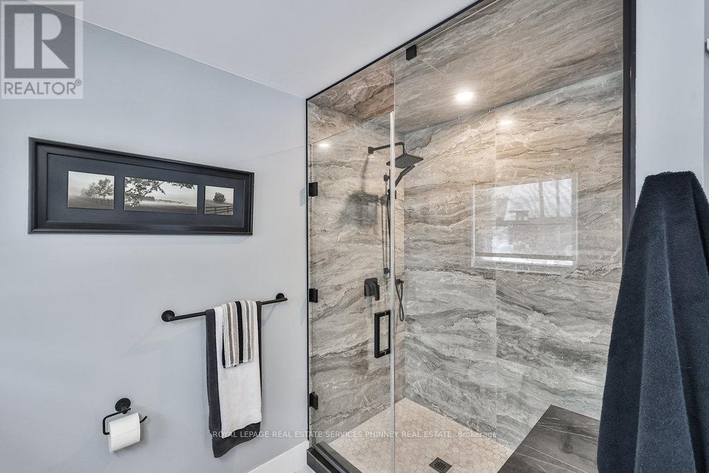 












1068 XAVIER STREET

,
Gravenhurst,




Ontario
P0E1G0

