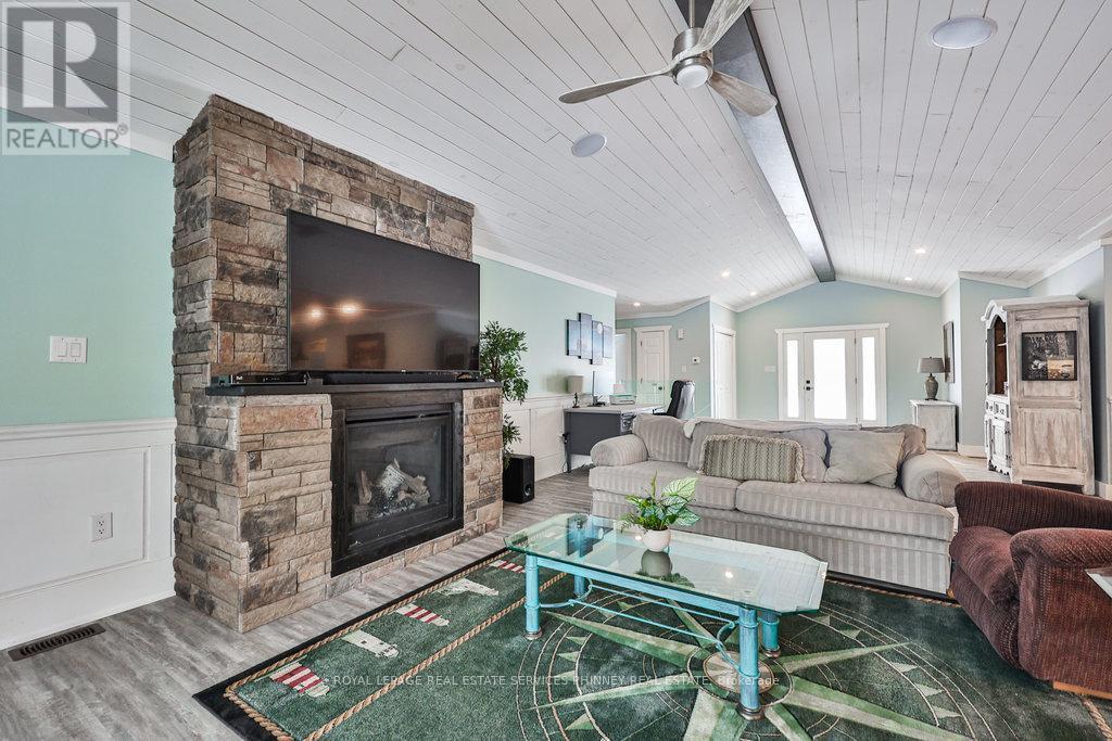 












1068 XAVIER STREET

,
Gravenhurst,




Ontario
P0E1G0

