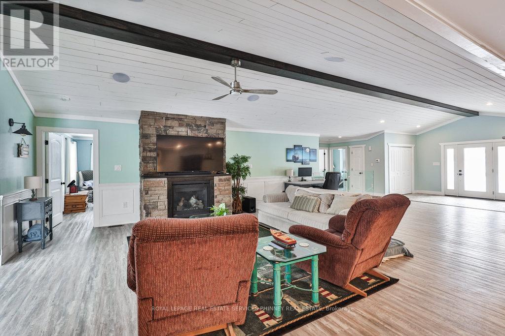 












1068 XAVIER STREET

,
Gravenhurst,




Ontario
P0E1G0

