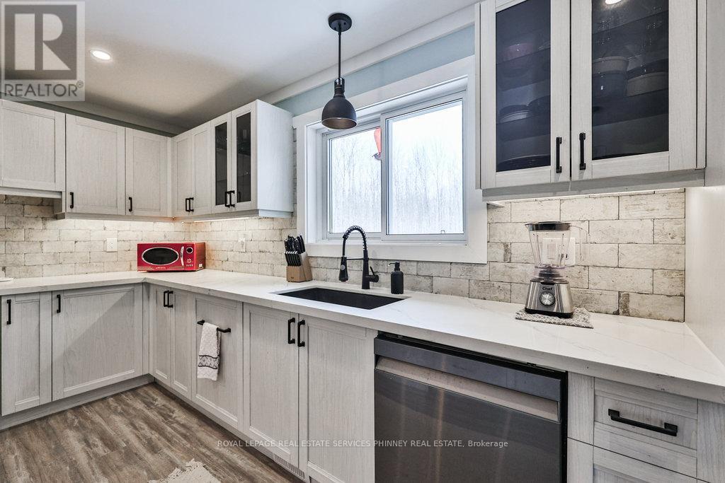 












1068 XAVIER STREET

,
Gravenhurst,




Ontario
P0E1G0

