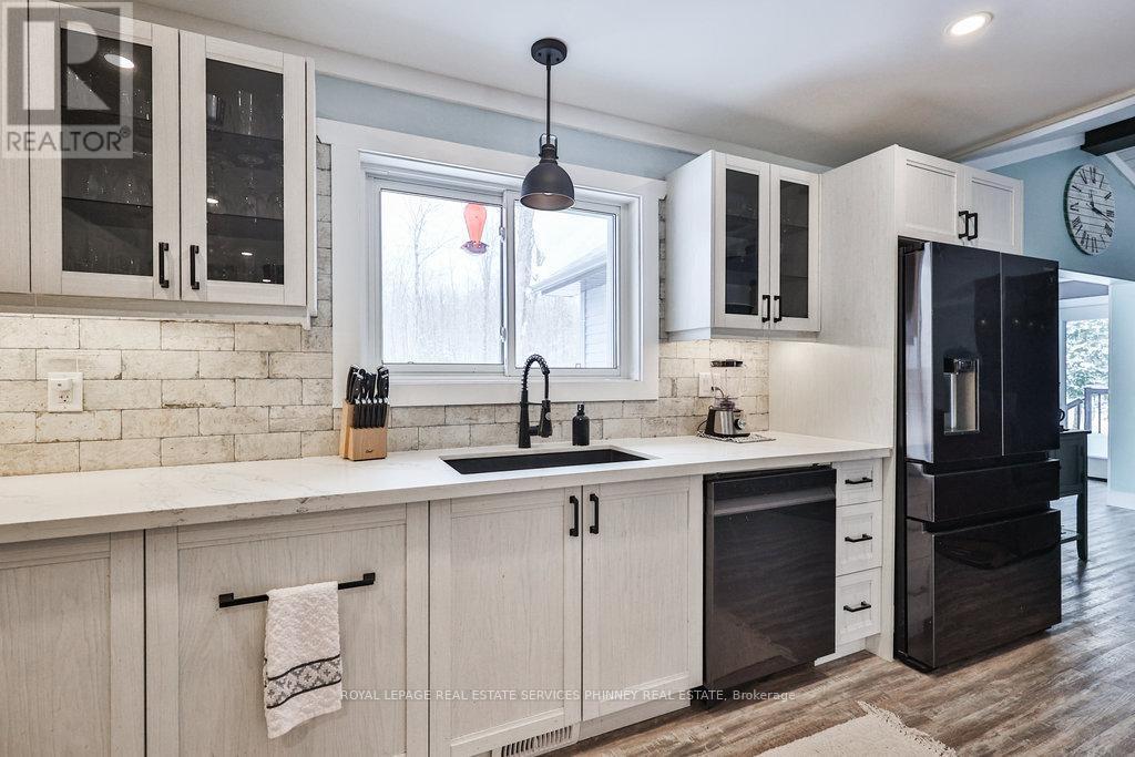 












1068 XAVIER STREET

,
Gravenhurst,




Ontario
P0E1G0

