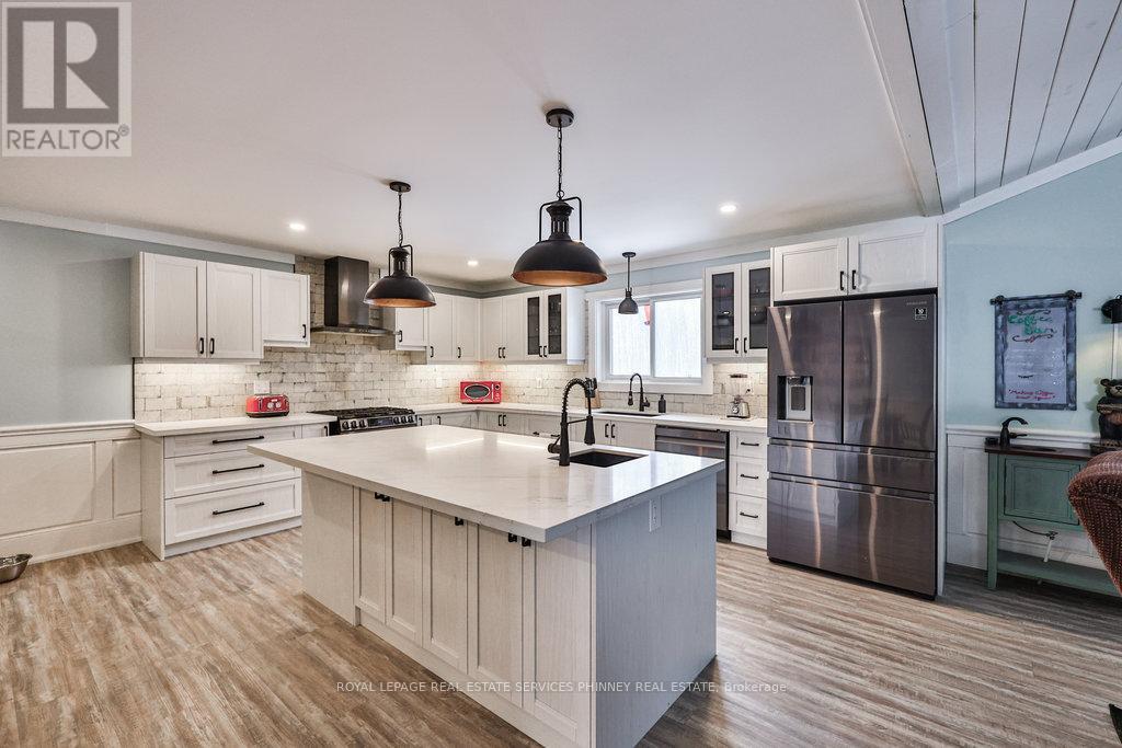 












1068 XAVIER STREET

,
Gravenhurst,




Ontario
P0E1G0

