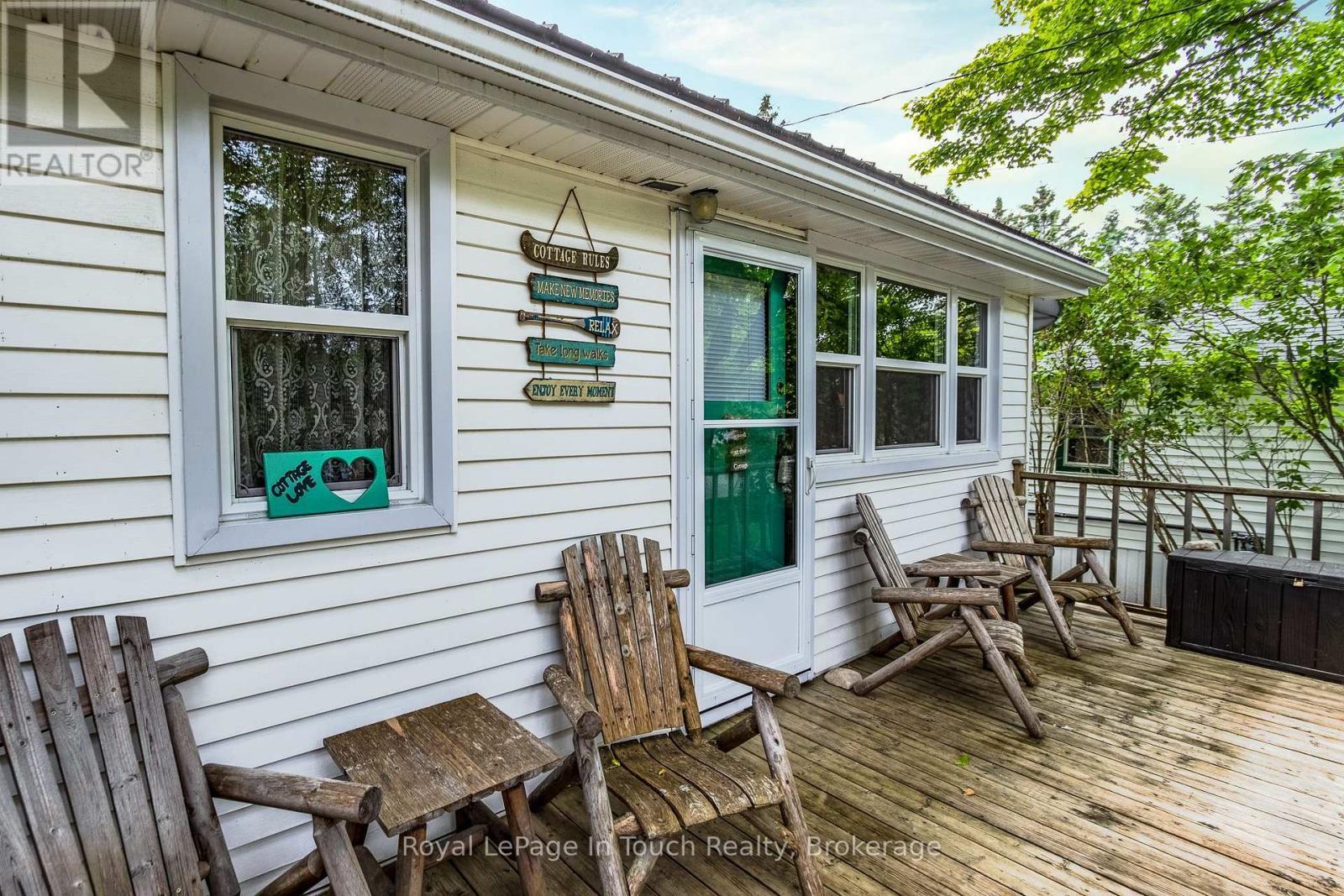 












9 EARLDOM BOULEVARD

,
Tay (Port McNicoll),




Ontario
L0K1R0

