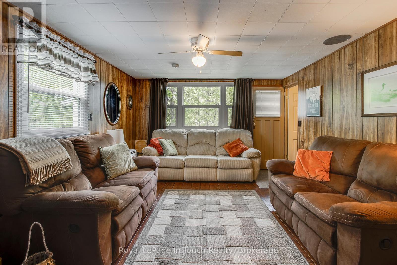 












9 EARLDOM BOULEVARD

,
Tay (Port McNicoll),




Ontario
L0K1R0

