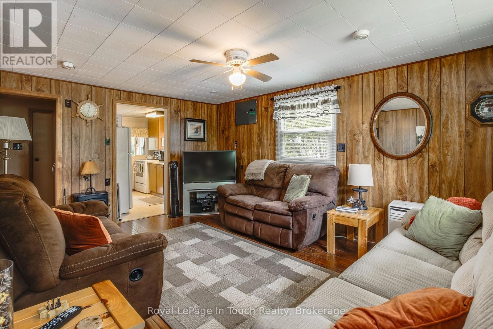 












9 EARLDOM BOULEVARD

,
Tay (Port McNicoll),




Ontario
L0K1R0

