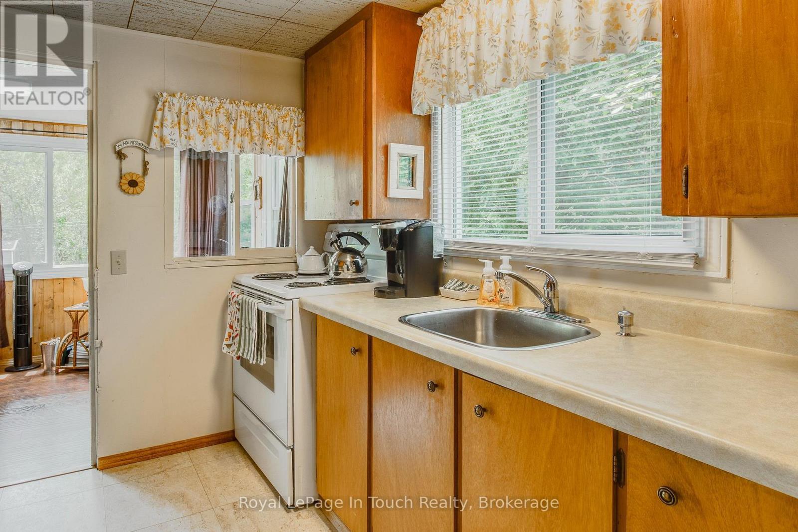 












9 EARLDOM BOULEVARD

,
Tay (Port McNicoll),




Ontario
L0K1R0

