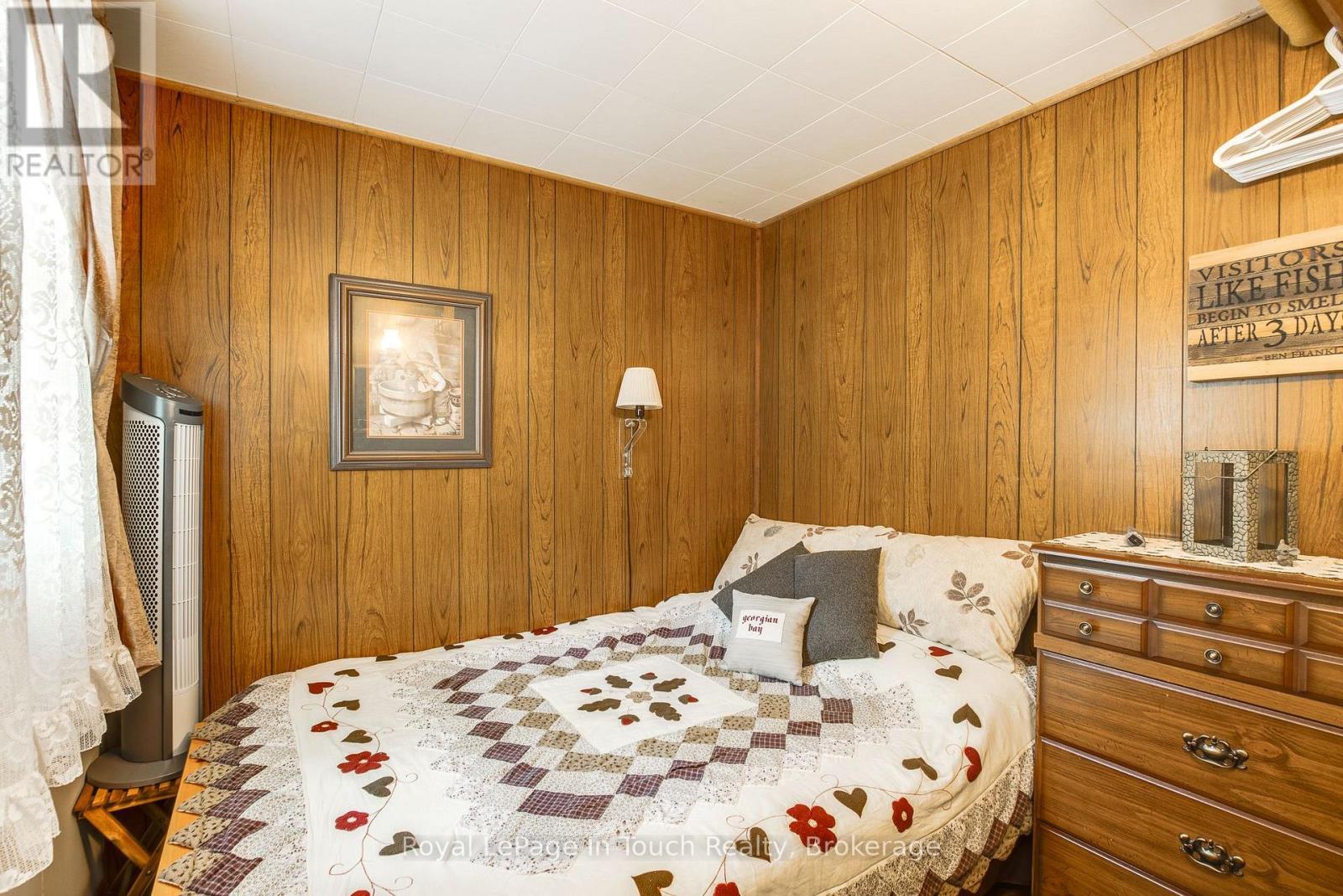 












9 EARLDOM BOULEVARD

,
Tay (Port McNicoll),




Ontario
L0K1R0

