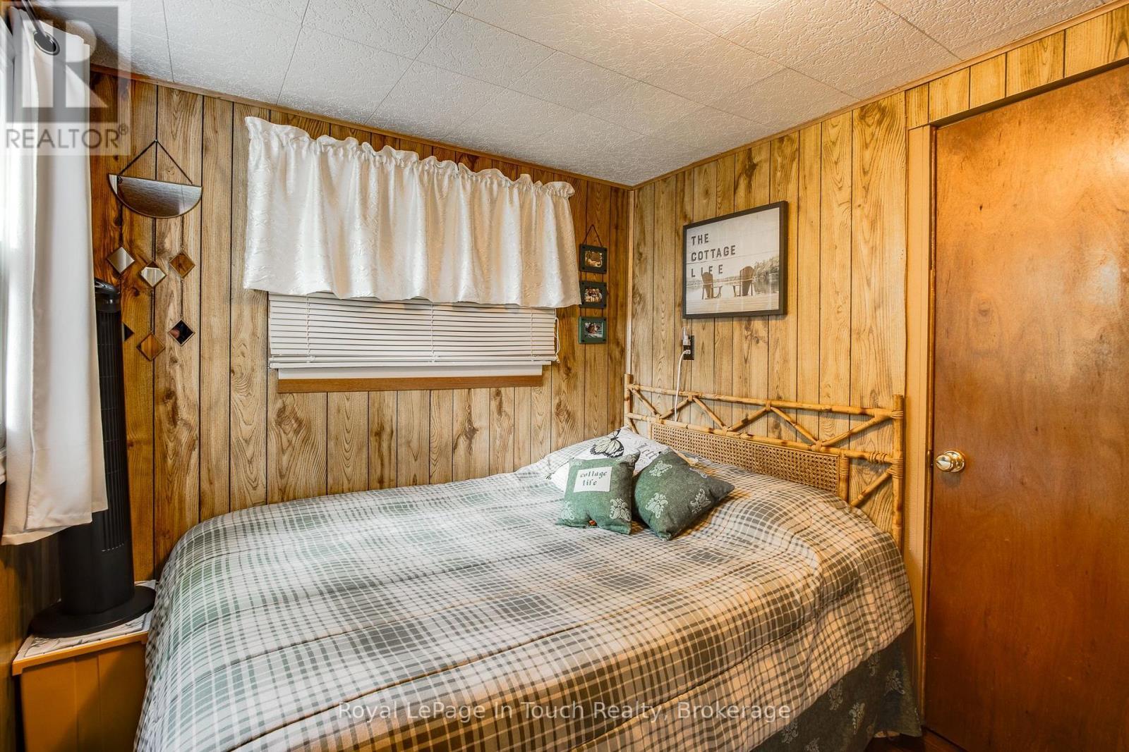 












9 EARLDOM BOULEVARD

,
Tay (Port McNicoll),




Ontario
L0K1R0

