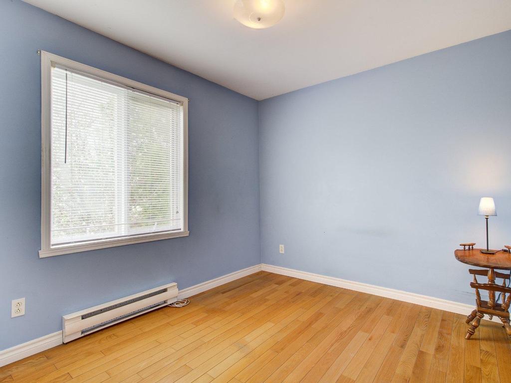 









400


Rue Ste-Thérèse

,
Sainte-Sophie,




QC
J5J2T1

