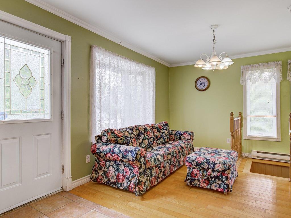 









400


Rue Ste-Thérèse

,
Sainte-Sophie,




QC
J5J2T1

