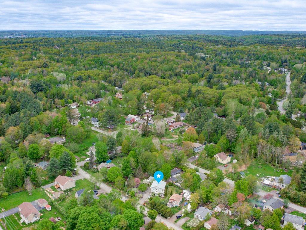 









400


Rue Ste-Thérèse

,
Sainte-Sophie,




QC
J5J2T1

