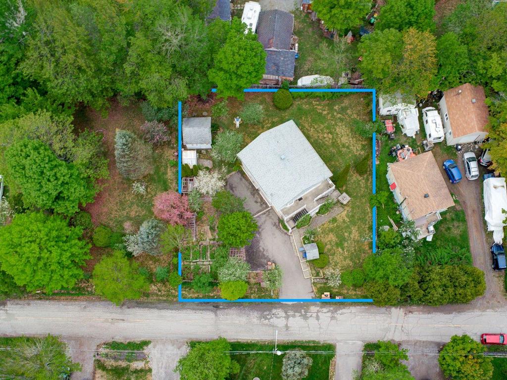 









400


Rue Ste-Thérèse

,
Sainte-Sophie,




QC
J5J2T1

