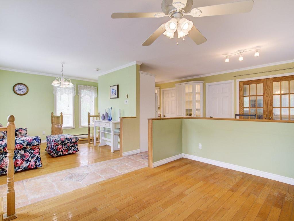 









400


Rue Ste-Thérèse

,
Sainte-Sophie,




QC
J5J2T1

