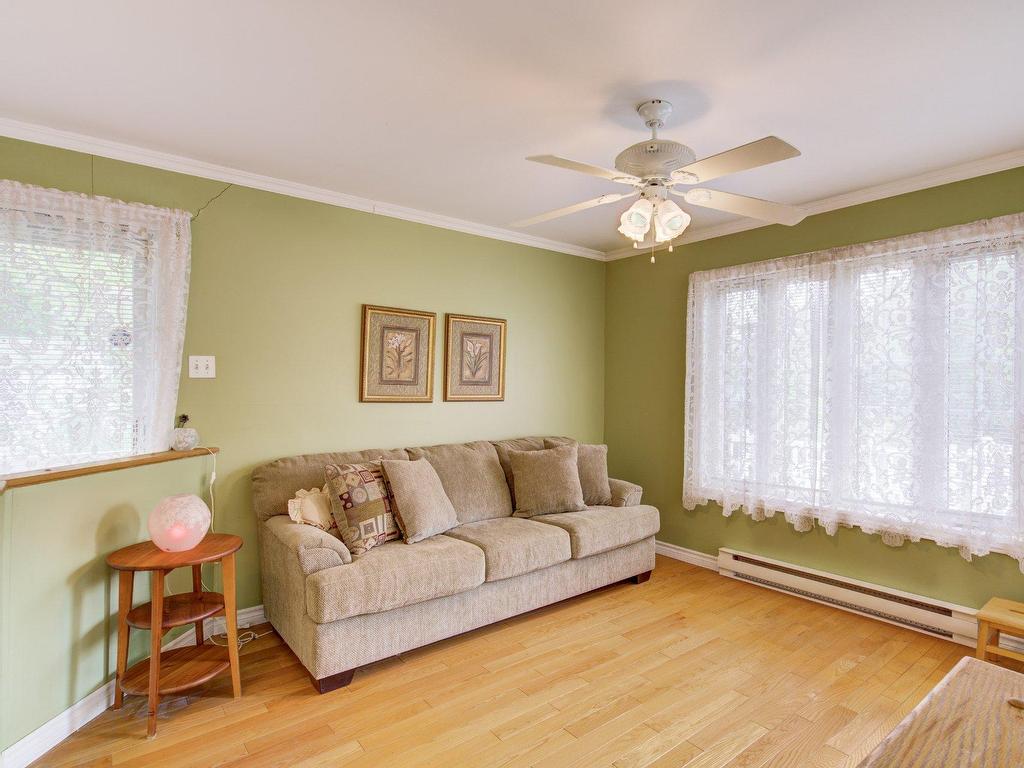 









400


Rue Ste-Thérèse

,
Sainte-Sophie,




QC
J5J2T1

