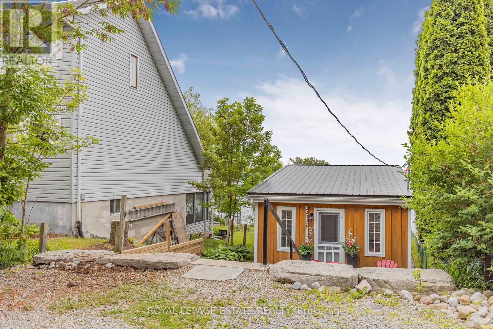 












2233 NORTH ORR LAKE ROAD

,
Springwater,




Ontario
L0L1P0

