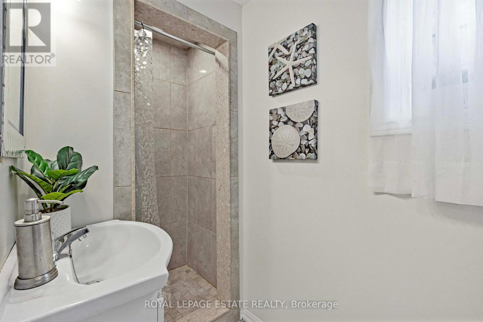 












2233 NORTH ORR LAKE ROAD

,
Springwater,




Ontario
L0L1P0

