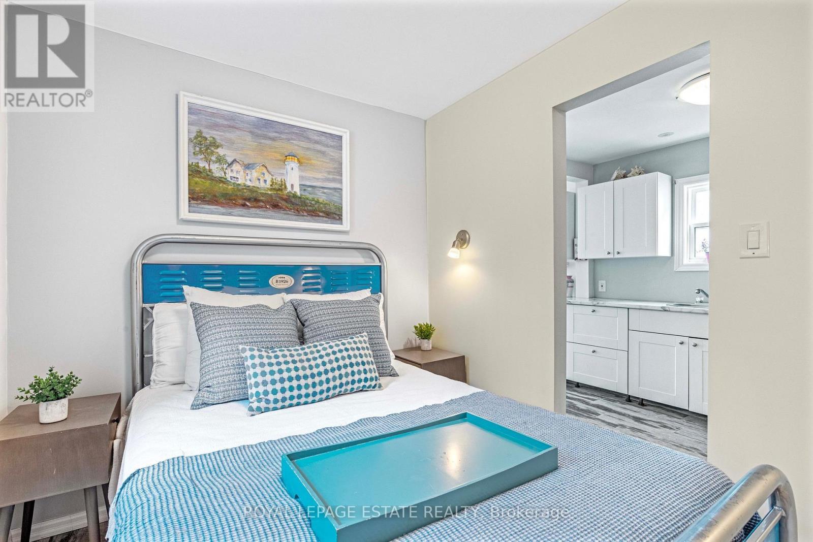 












2233 NORTH ORR LAKE ROAD

,
Springwater,




Ontario
L0L1P0


