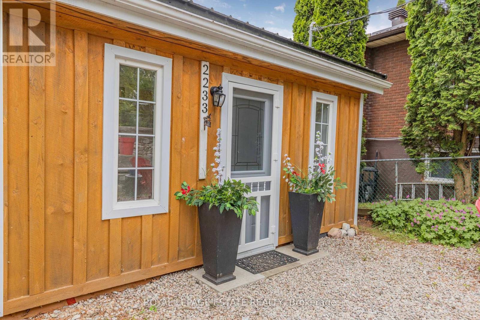 












2233 NORTH ORR LAKE ROAD

,
Springwater,




Ontario
L0L1P0

