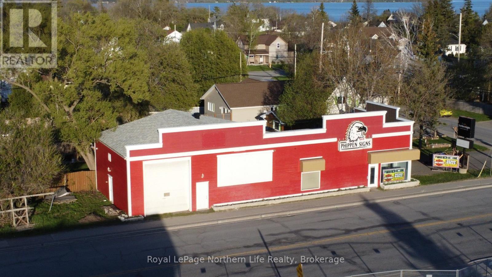 












3 PINE AVENUE

,
Temiskaming Shores (New Liskeard),




Ontario
P0J1P0

