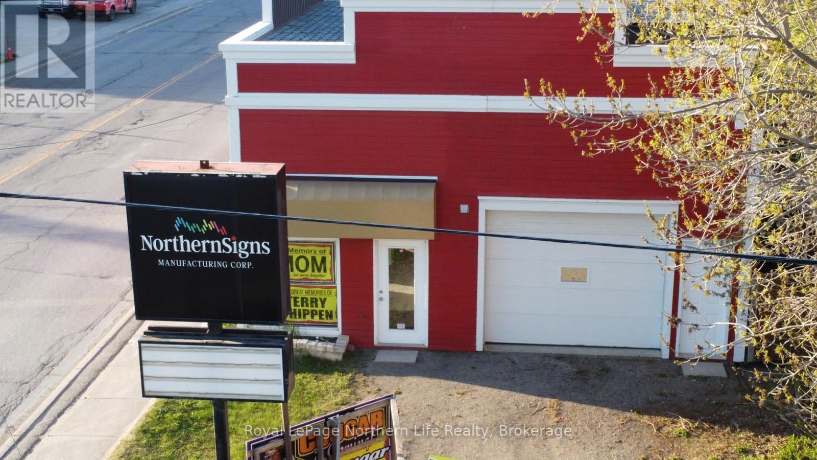 












3 PINE AVENUE

,
Temiskaming Shores (New Liskeard),




Ontario
P0J1P0

