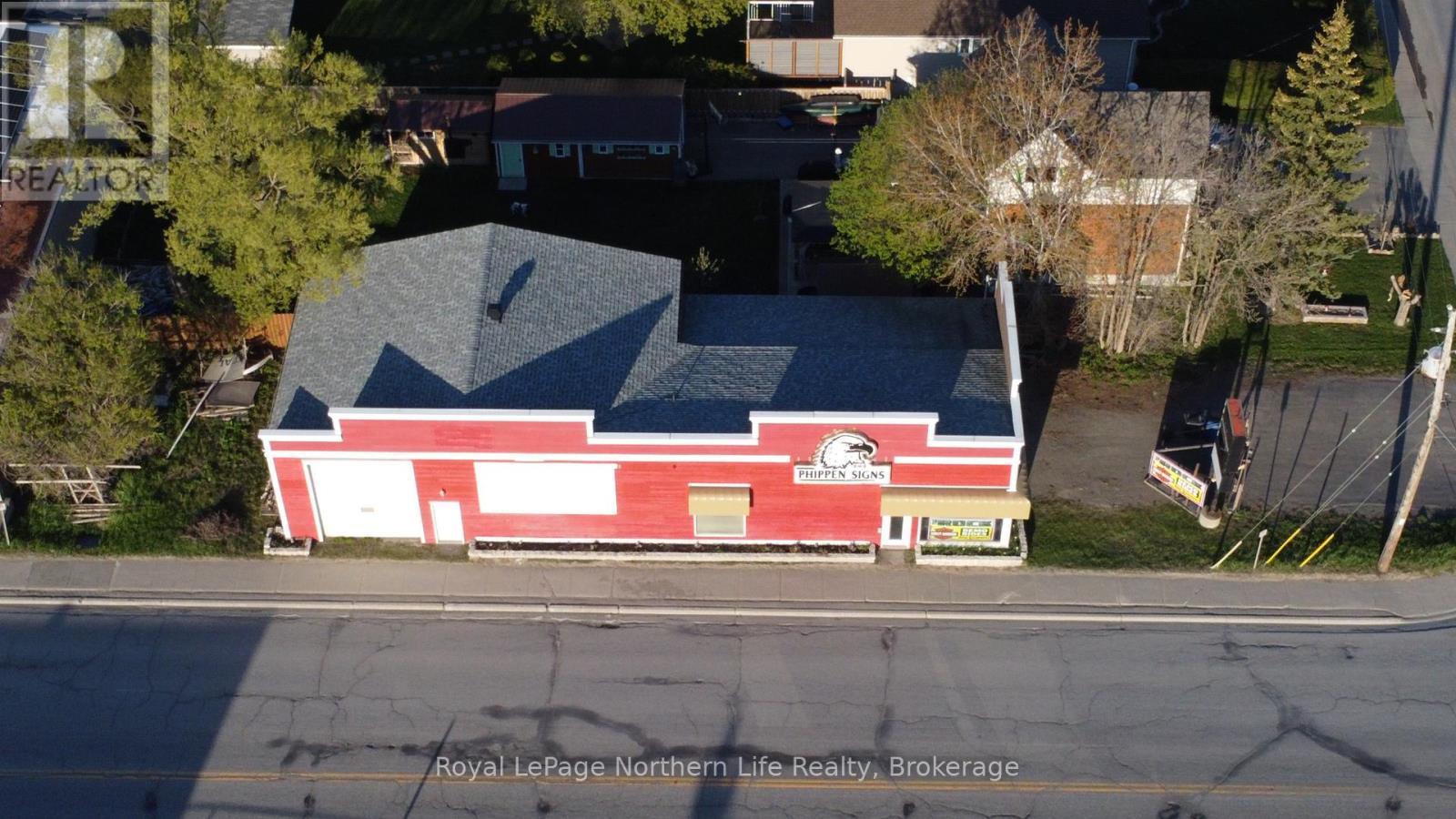 












3 PINE AVENUE

,
Temiskaming Shores (New Liskeard),




Ontario
P0J1P0

