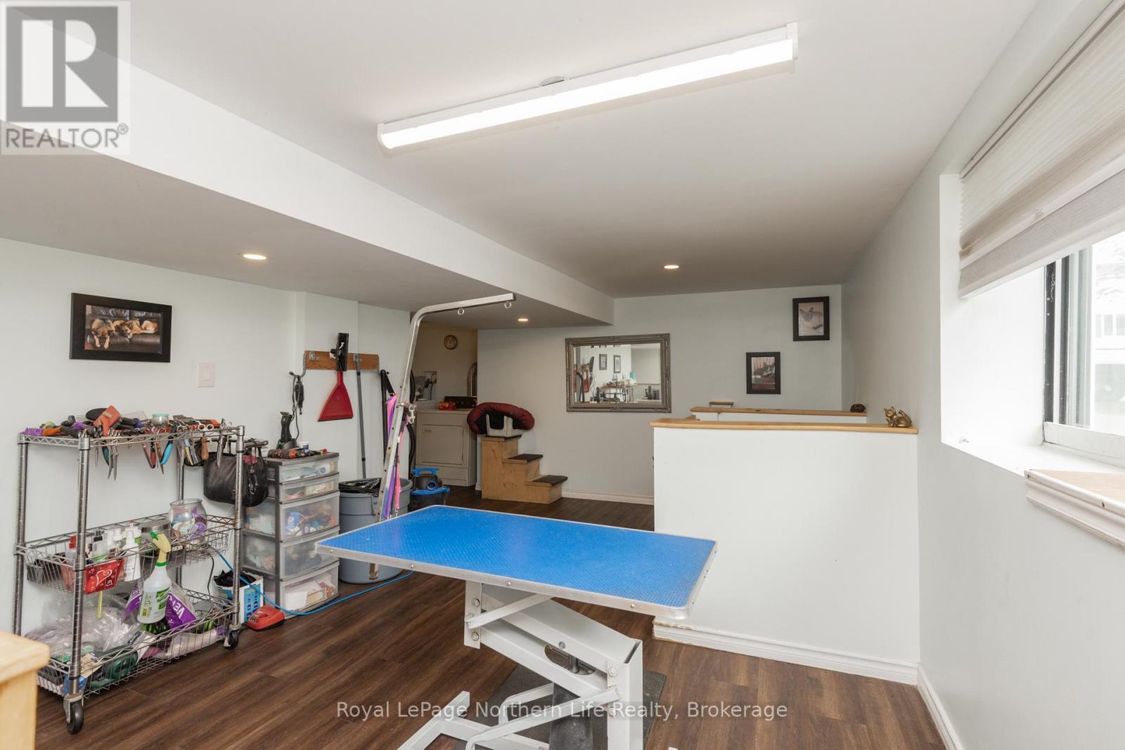 












20 MACDONALD AVENUE W

,
North Bay (Ferris),




Ontario
P1A1G4

