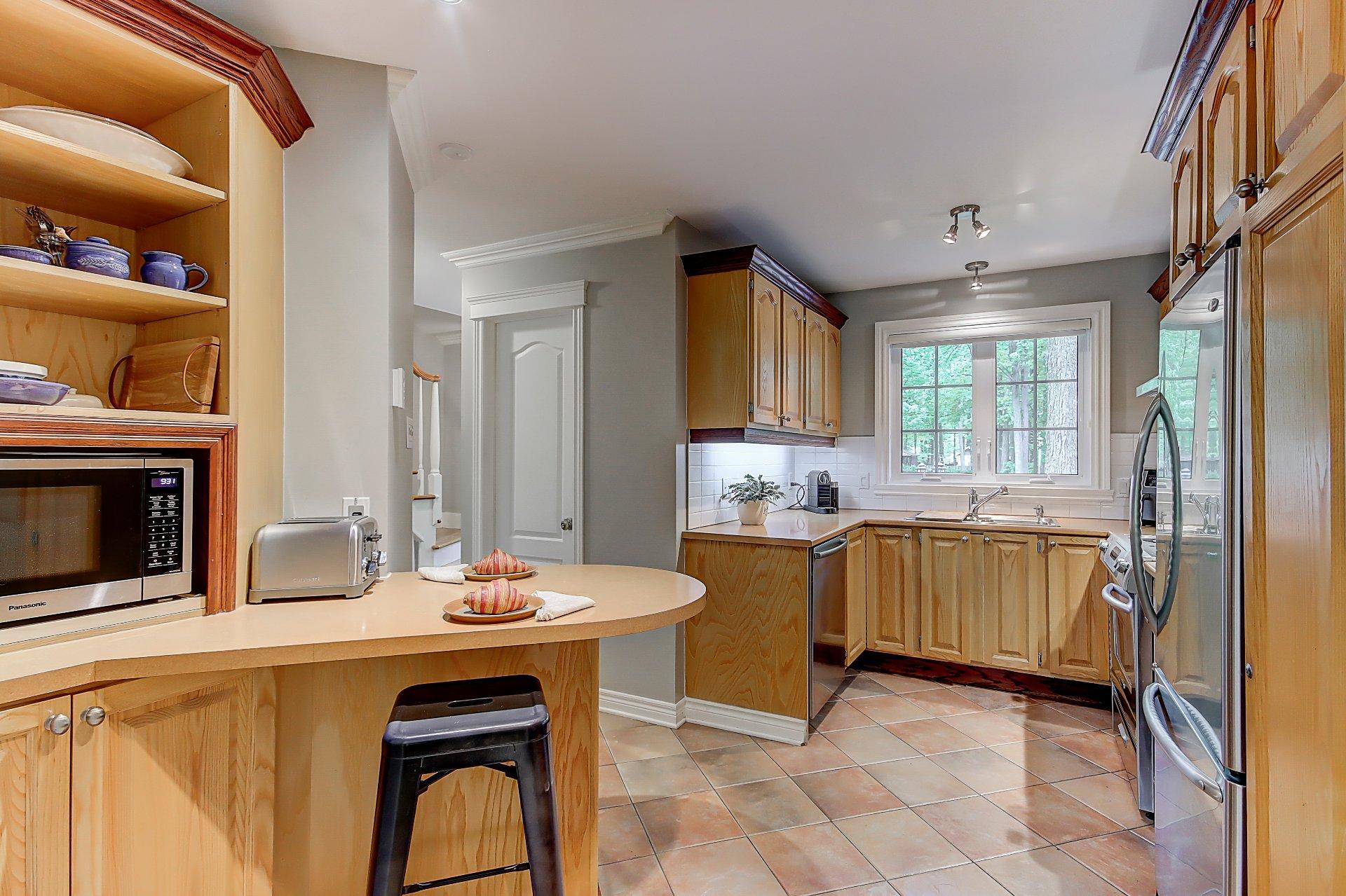 









150


Rue des Frênes

,
Sainte-Julie,




QC
J3E3A5

