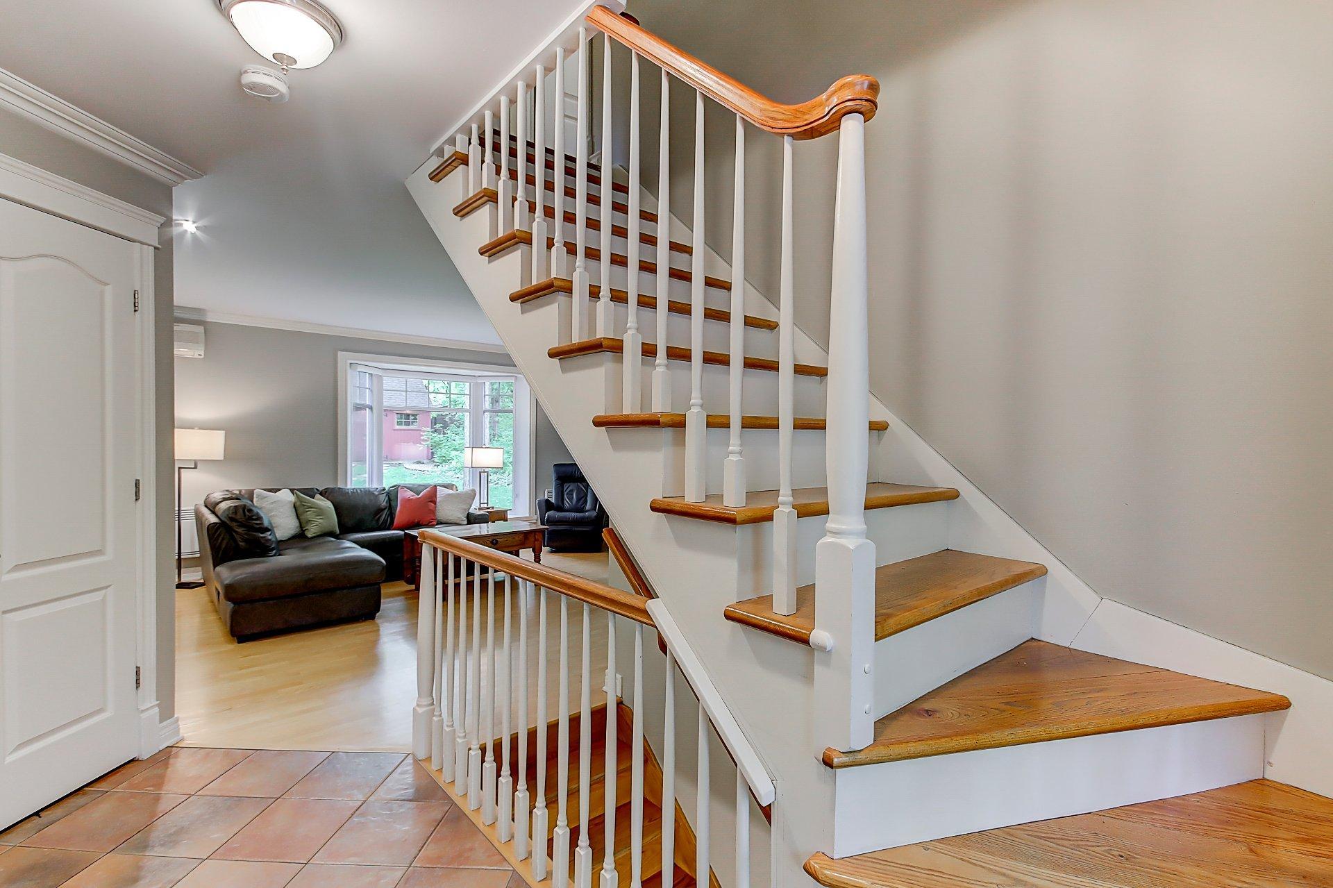 









150


Rue des Frênes

,
Sainte-Julie,




QC
J3E3A5

