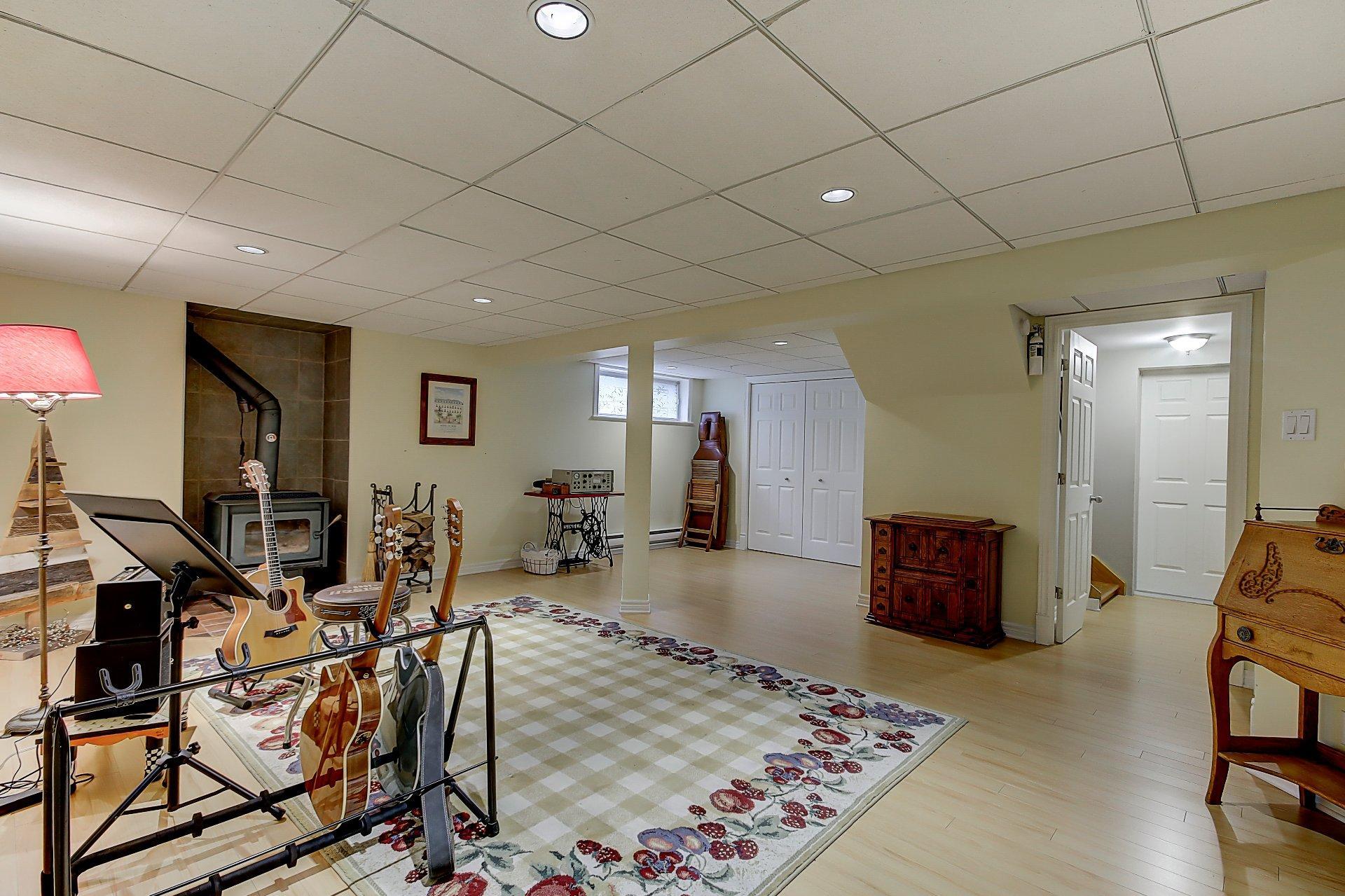 









150


Rue des Frênes

,
Sainte-Julie,




QC
J3E3A5

