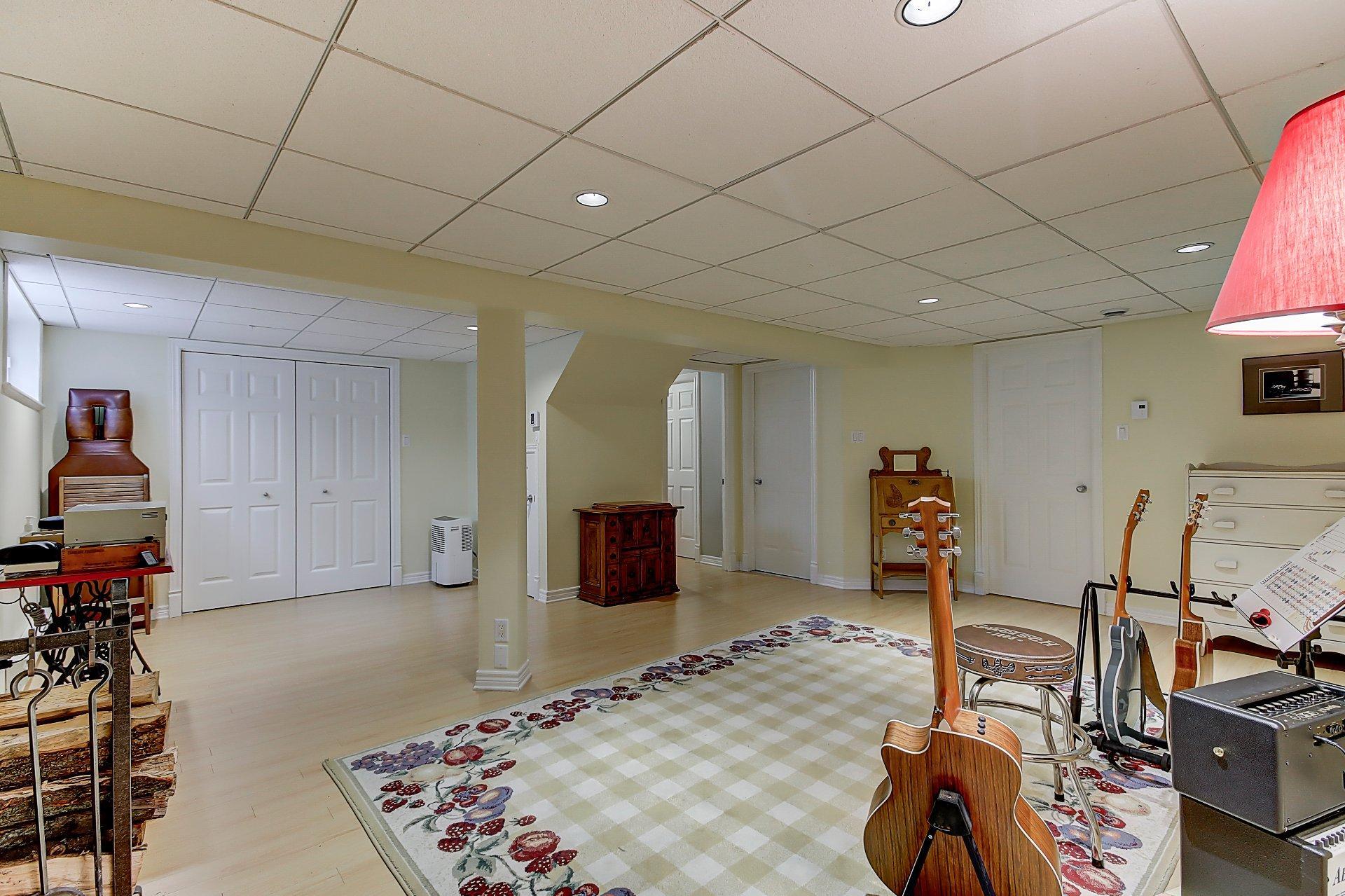 









150


Rue des Frênes

,
Sainte-Julie,




QC
J3E3A5

