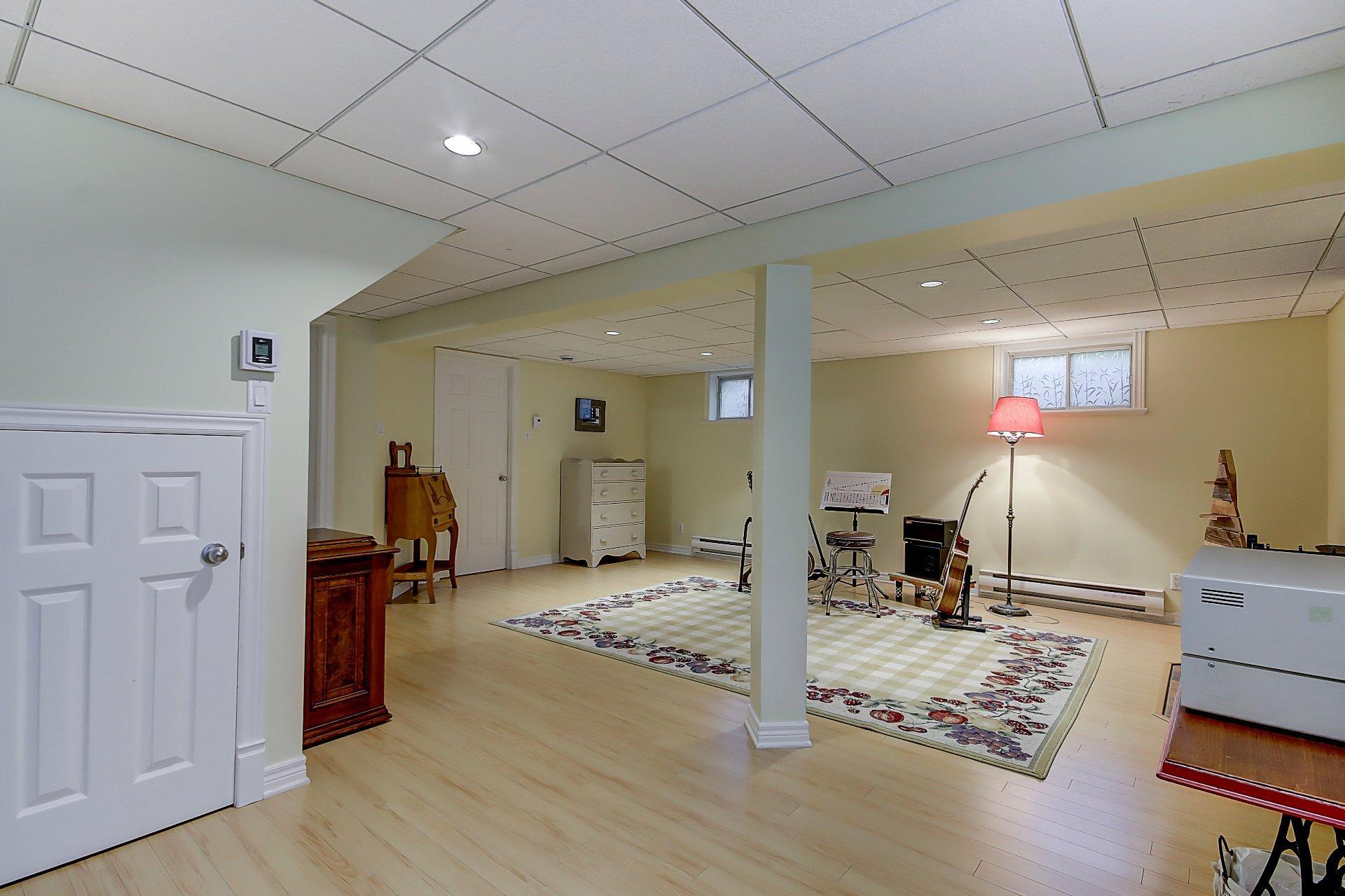 









150


Rue des Frênes

,
Sainte-Julie,




QC
J3E3A5

