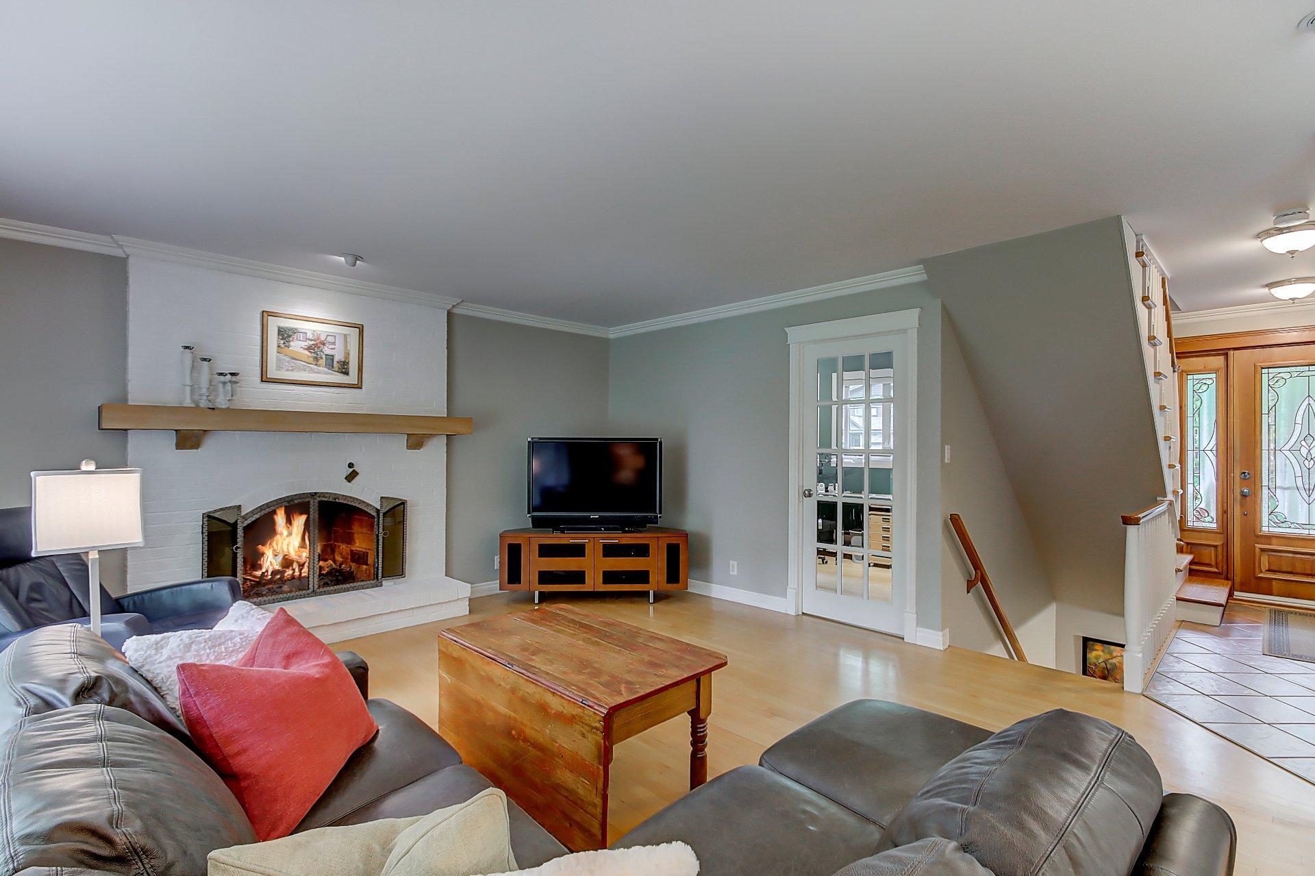 









150


Rue des Frênes

,
Sainte-Julie,




QC
J3E3A5

