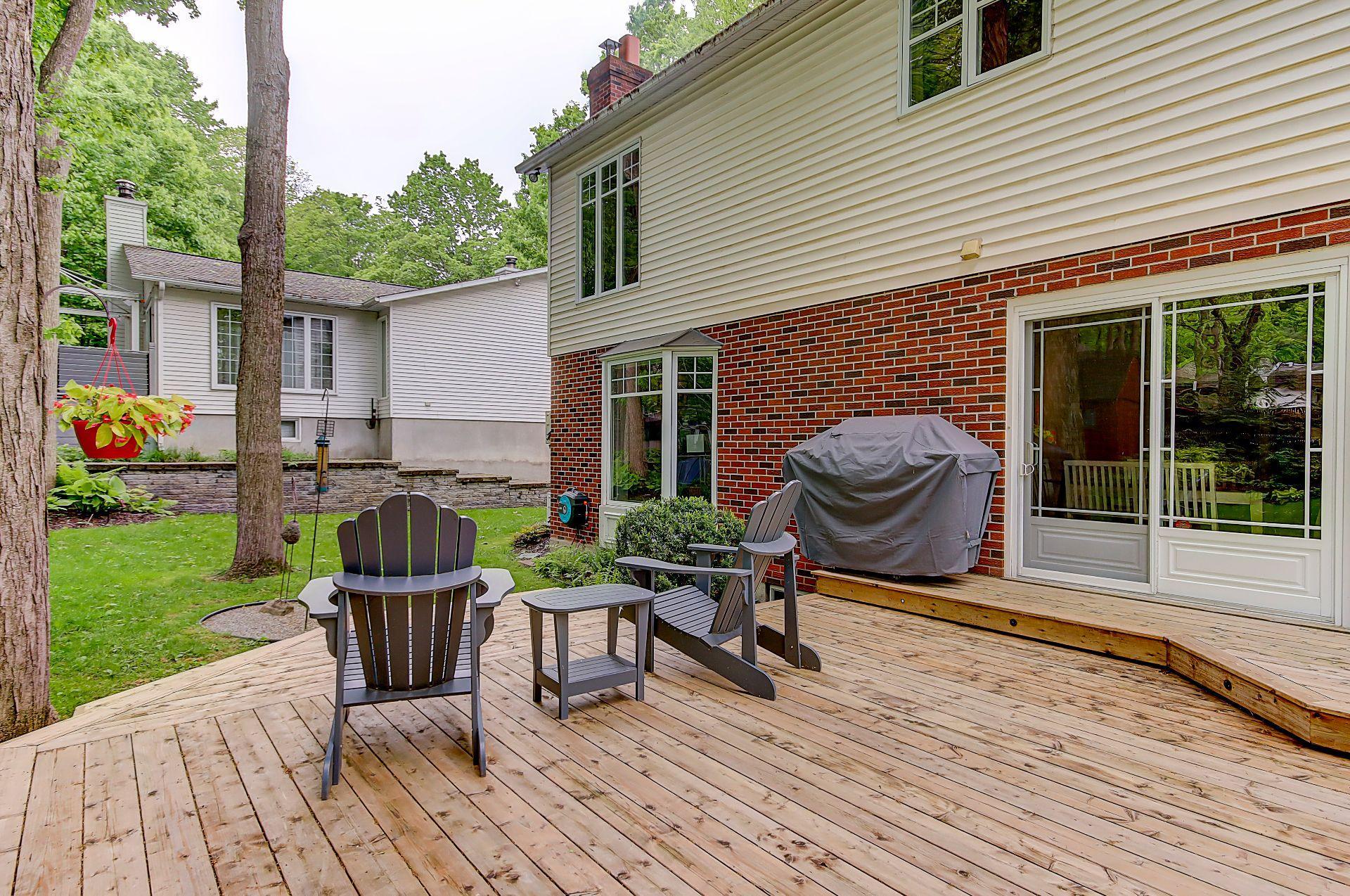 









150


Rue des Frênes

,
Sainte-Julie,




QC
J3E3A5

