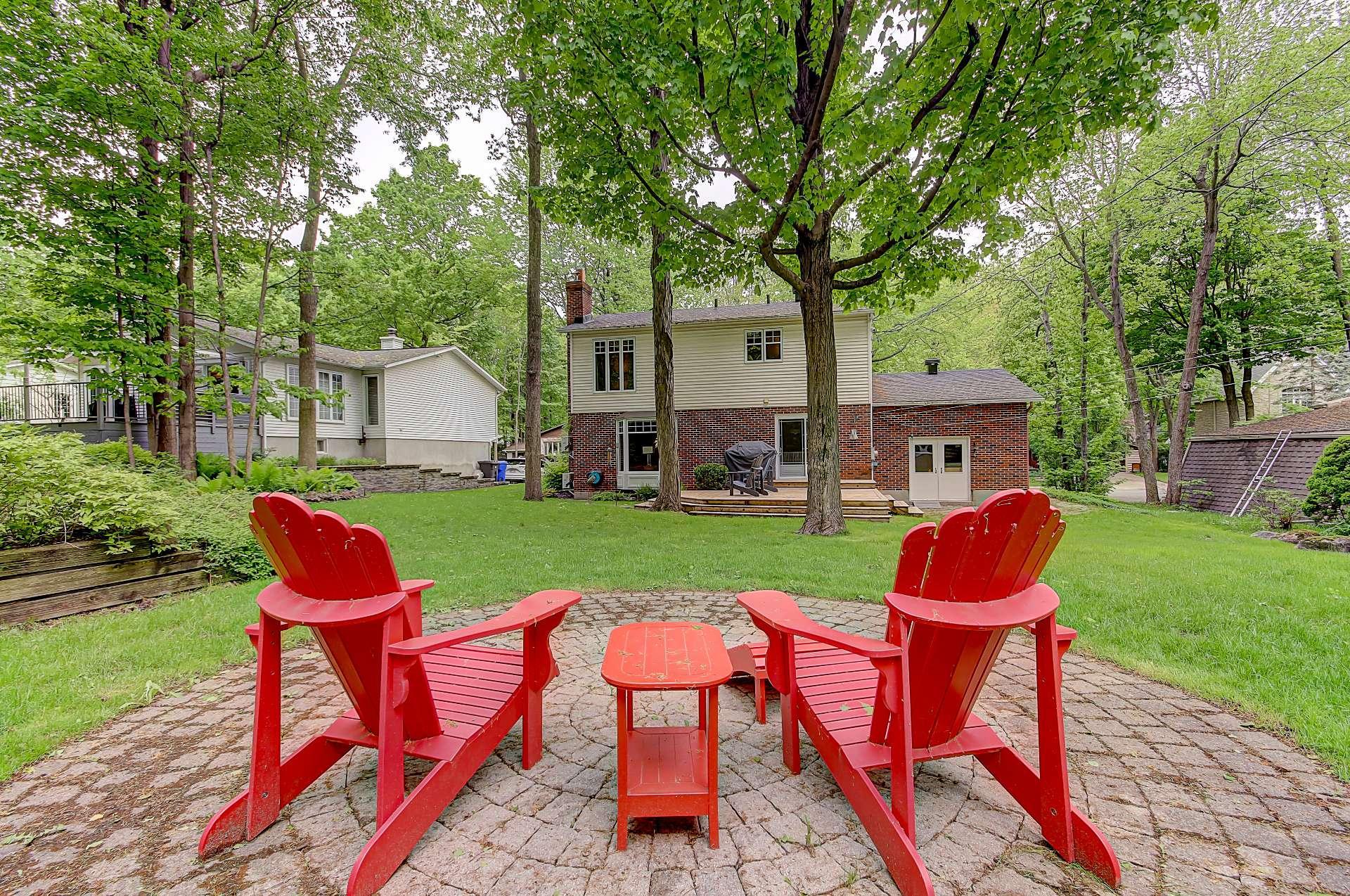 









150


Rue des Frênes

,
Sainte-Julie,




QC
J3E3A5

