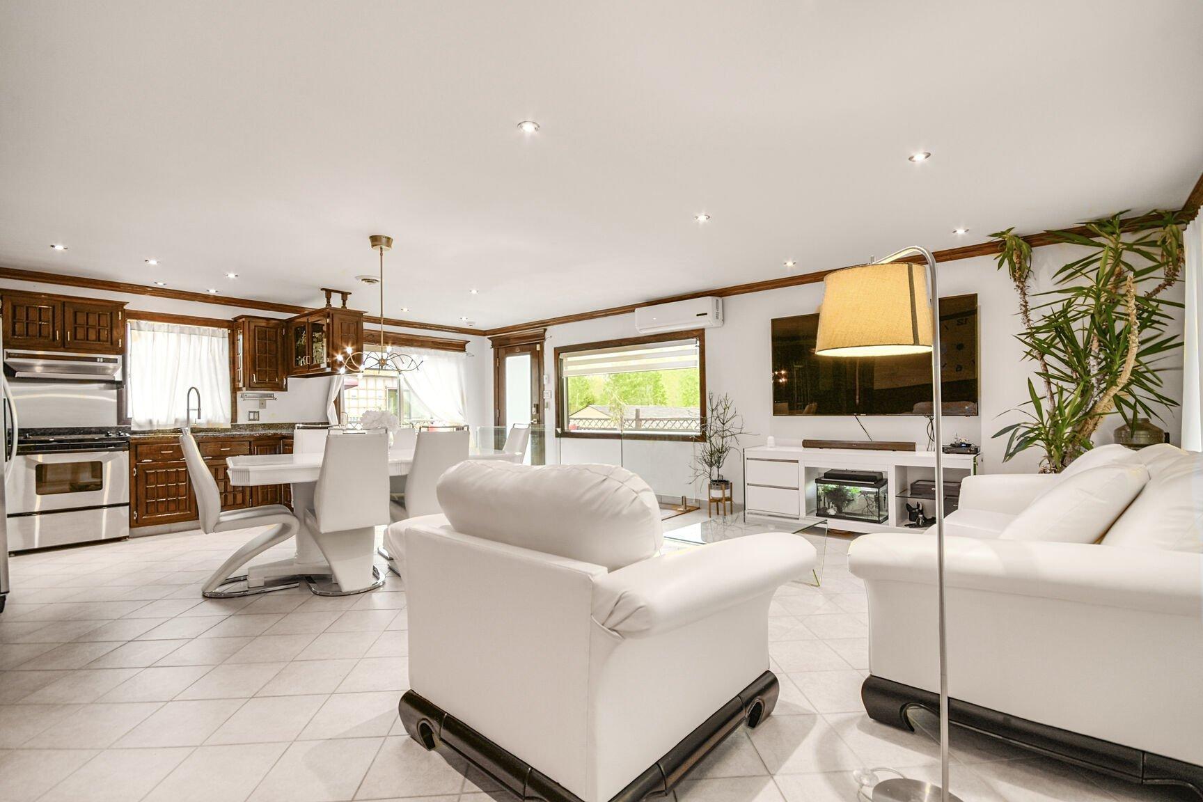 









3165


Rue Diane

,
Terrebonne (Terrebonne),




QC
J6Y1A2

