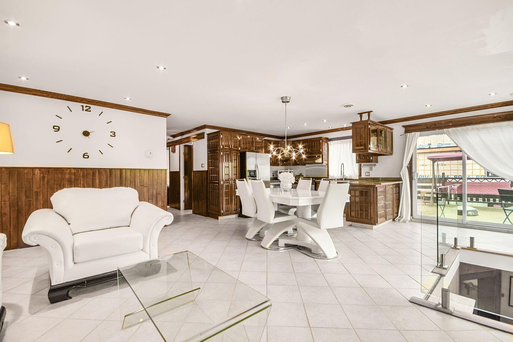









3165


Rue Diane

,
Terrebonne (Terrebonne),




QC
J6Y1A2

