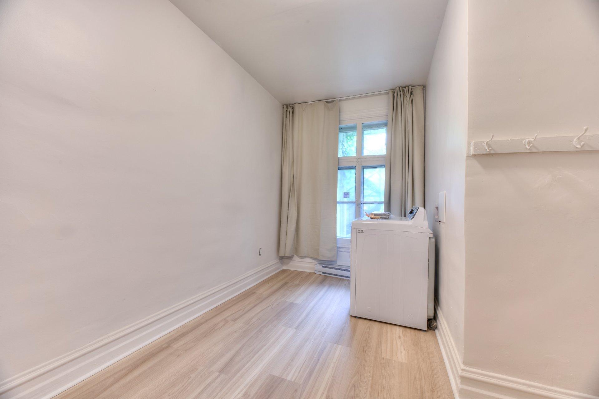 









4035


Rue Dandurand

,
Montréal (Rosemont/La Petite-Patrie),




QC
H1X1R1

