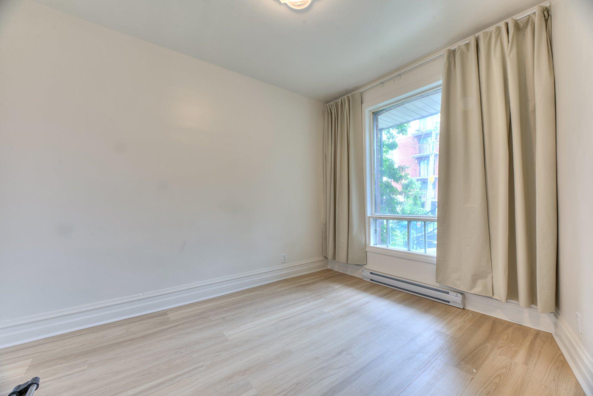 









4035


Rue Dandurand

,
Montréal (Rosemont/La Petite-Patrie),




QC
H1X1R1

