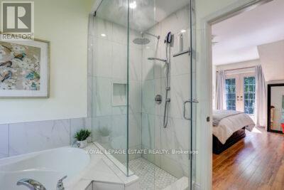 












23 HODGE LANE

,
Toronto,




Ontario
M4E3Y3

