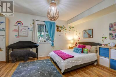 












23 HODGE LANE

,
Toronto,




Ontario
M4E3Y3

