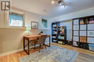 












23 HODGE LANE

,
Toronto,




Ontario
M4E3Y3

