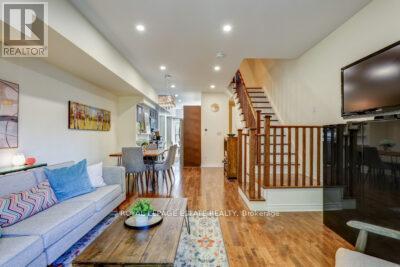 












23 HODGE LANE

,
Toronto,




Ontario
M4E3Y3

