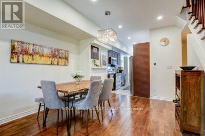 












23 HODGE LANE

,
Toronto,




Ontario
M4E3Y3

