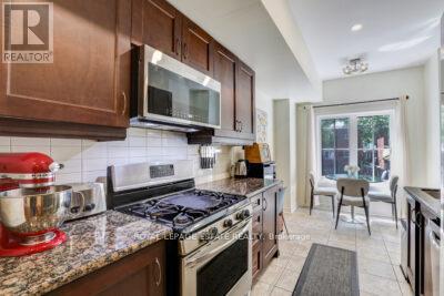 












23 HODGE LANE

,
Toronto,




Ontario
M4E3Y3

